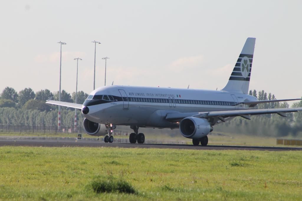 http://i1187.photobucket.com/albums/z381/Flyercolin/Schiphol10-8-1227.jpg