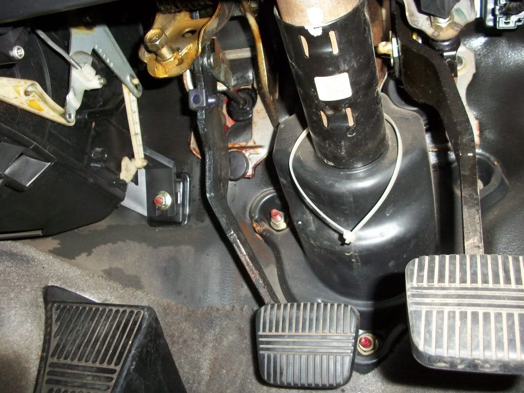 leaking into clutch pedal!!!! Driftworks Forum