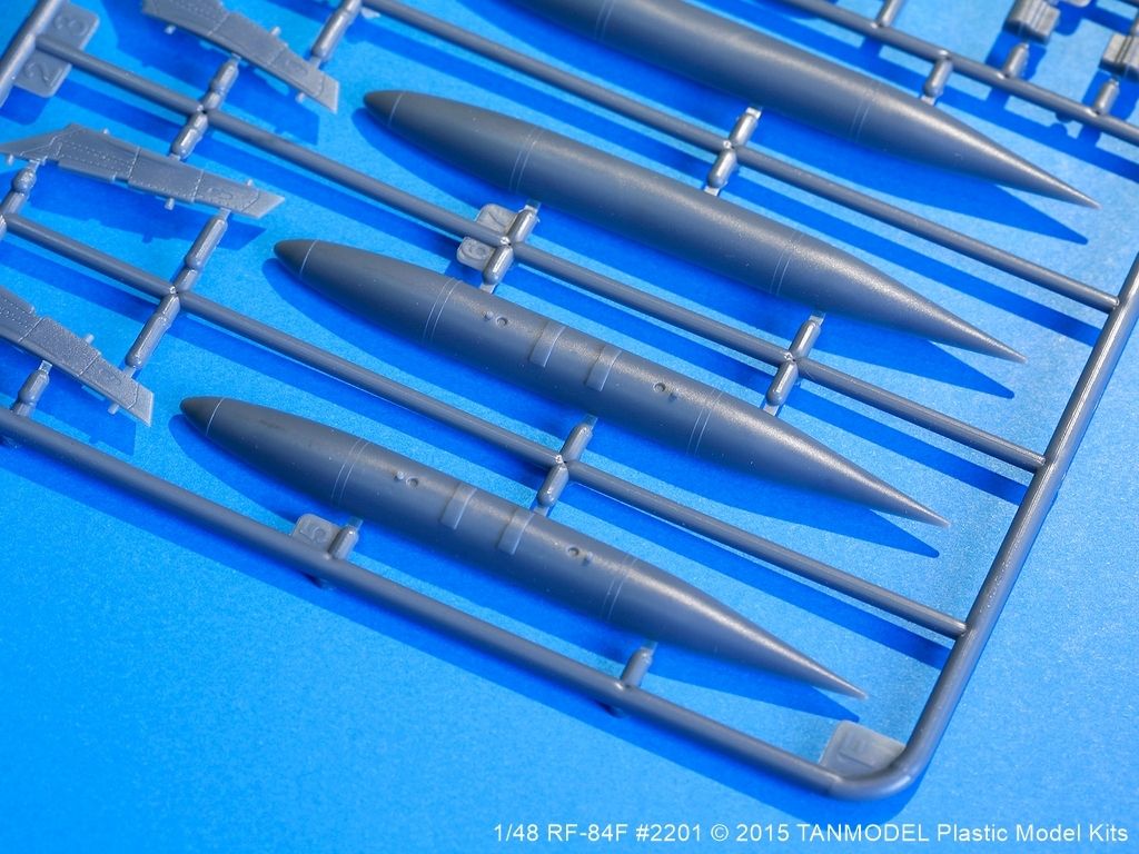 RF-84F%2017.jpg