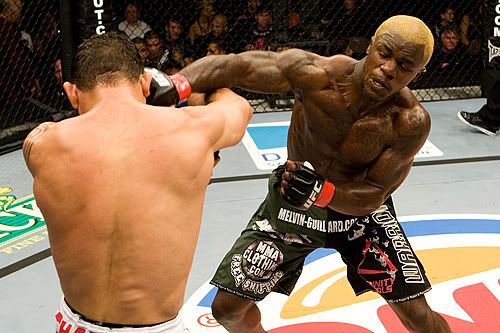 Melvin-Guillard-vs-Waylon-Lowe1.jpg