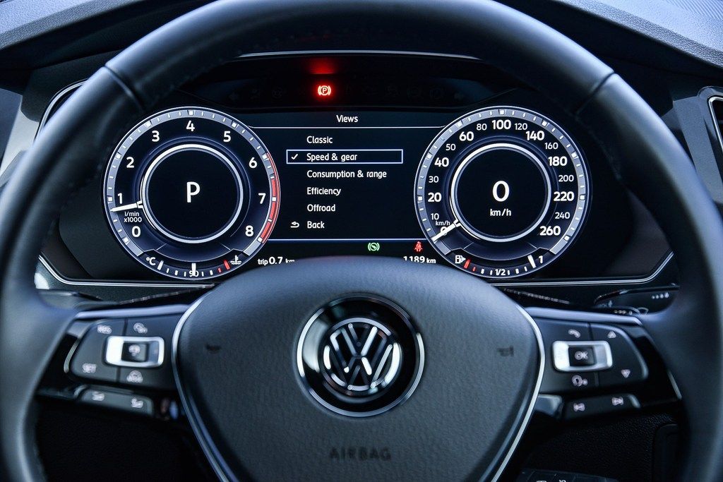 Tiguan%203 Maginificent new VW Tiguan 1.4 R-Line Run Ride Dive Moto