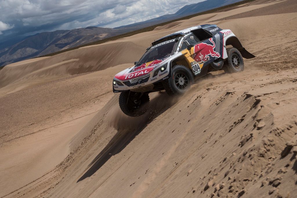 AP-1QPQ2J1TN1W11_Carlos_Sainz Best and worst of the 39th Dakar Run Ride Dive Dakar Motorsport