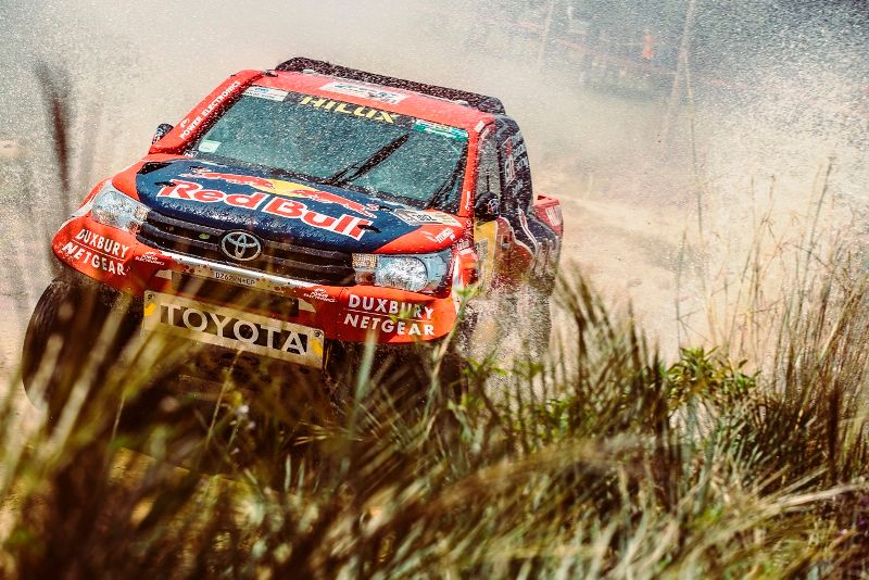 Dakar_2017_01 Al-Attiyah on fire in Stage 1 of Dakar Run Ride Dive Dakar Motorsport